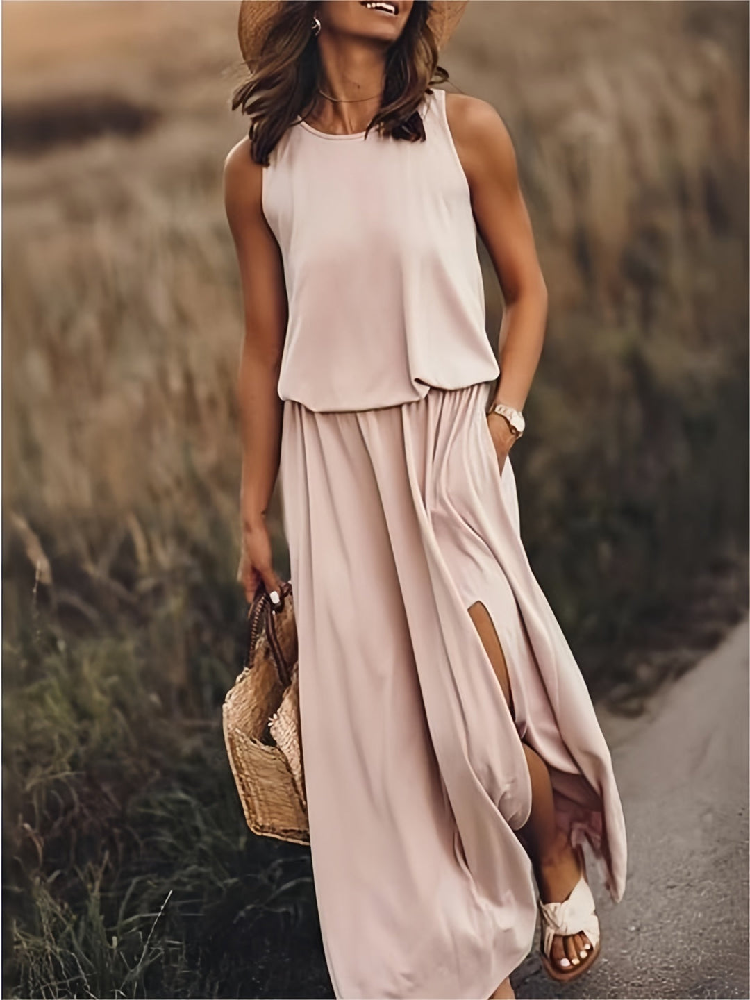 MINERVA I ÄRMELLOSES MAXIKLEID