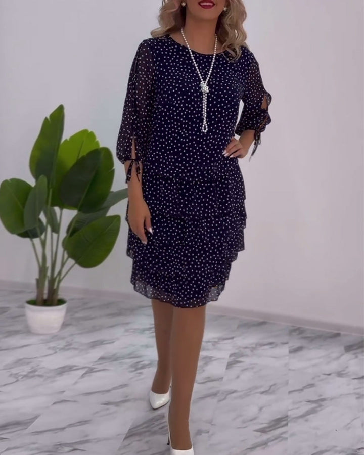 Madeleine – Elegantes Kleid mit Tupfen & Stufenrock