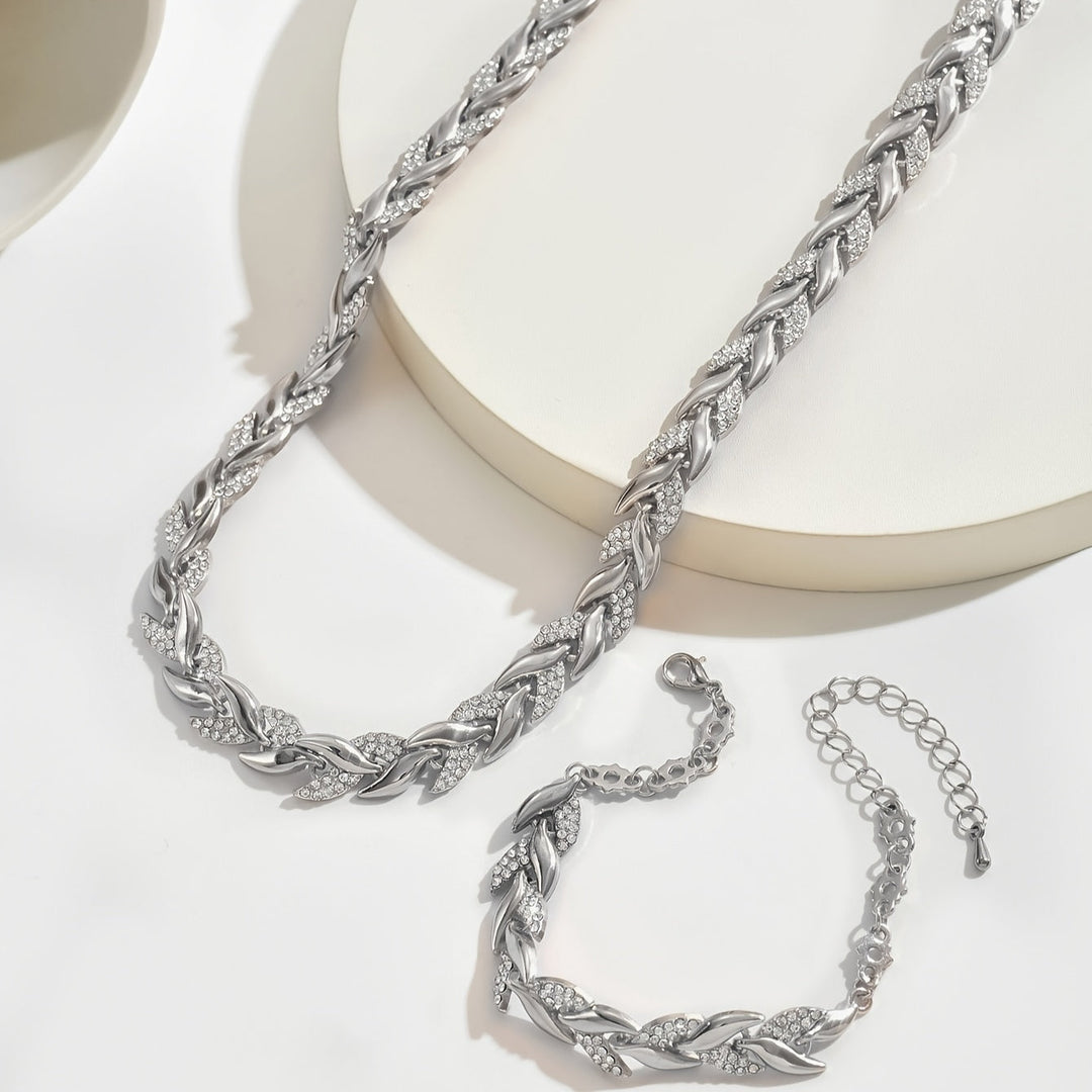 Adelia | Handwerkliche Eleganz mit Glanz