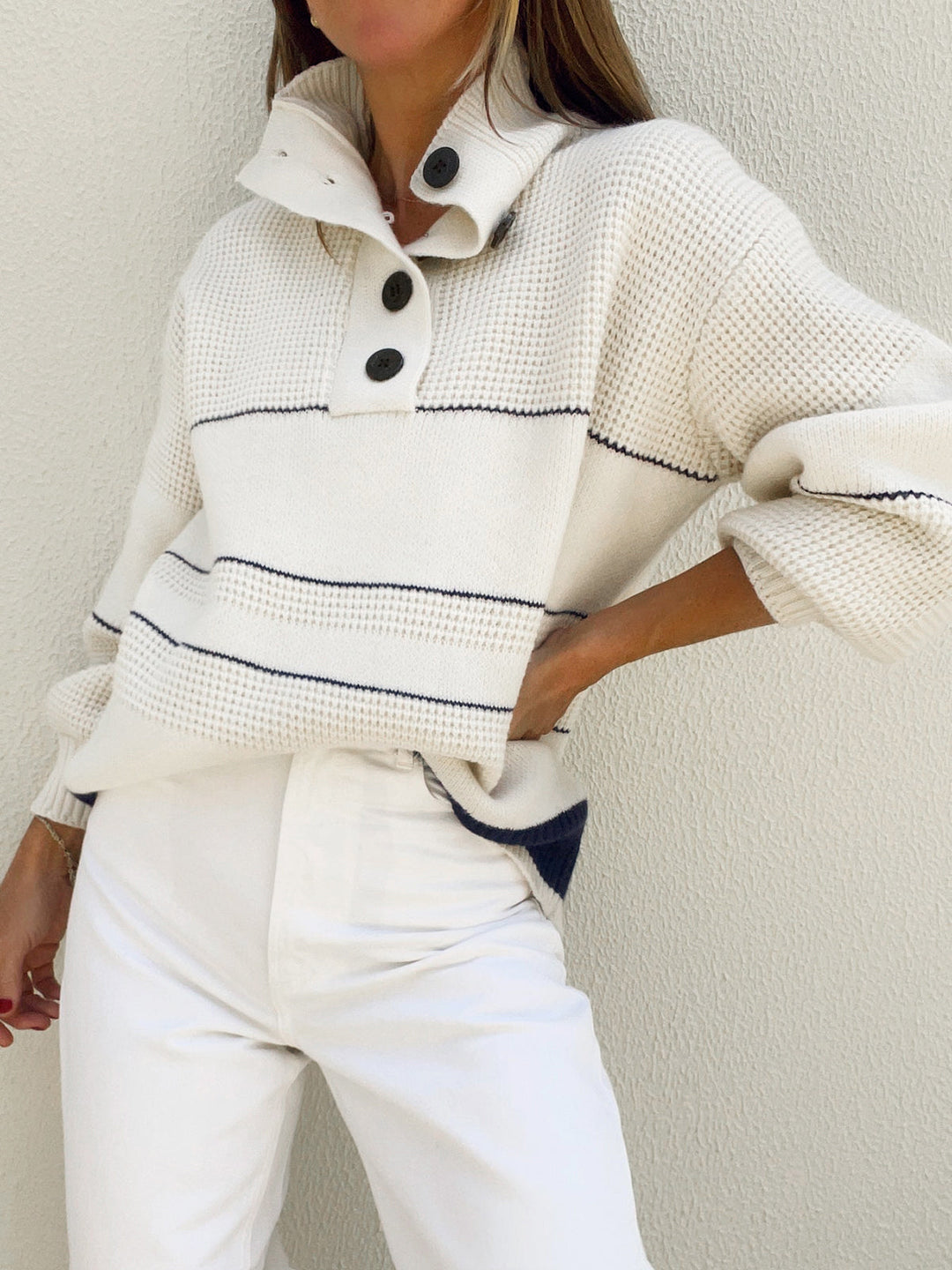Tallulah | Strickpullover mit Knopfkollier