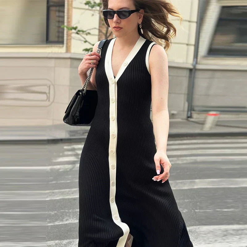 Ines | Ärmelloses Kleid mit V-Ausschnitt