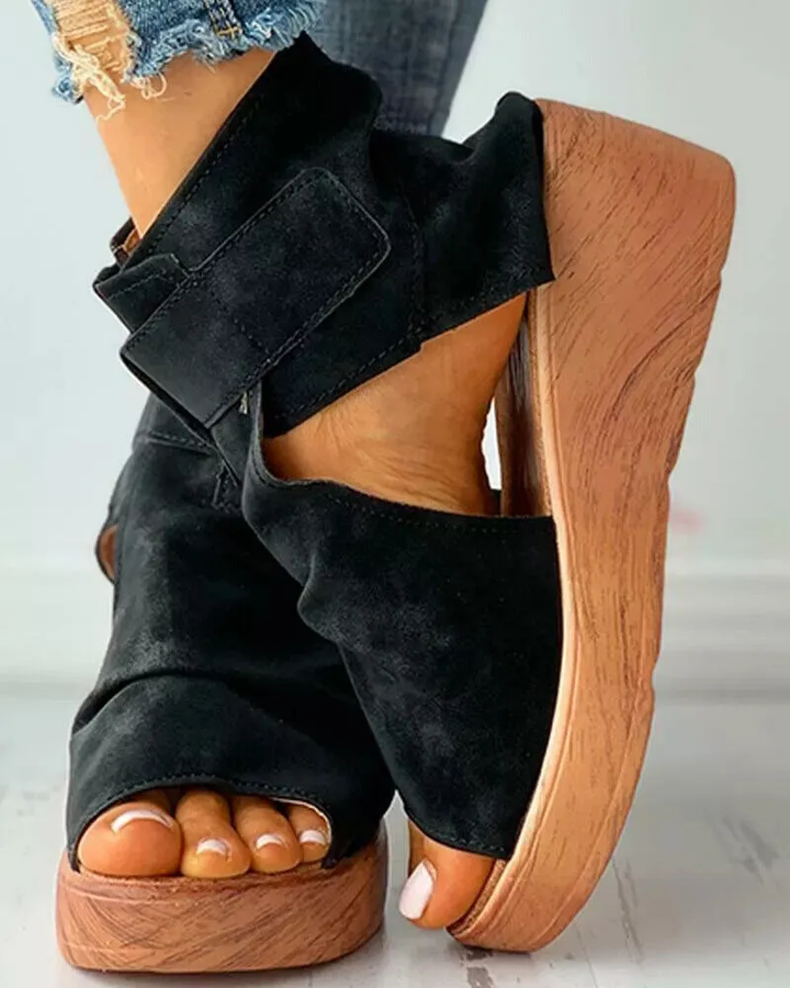Liva | Retro-Sandalen mit Keilabsatz und Schnalle