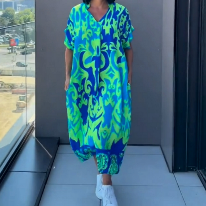 Alara – Elegantes Kleid mit V-Ausschnitt und Print