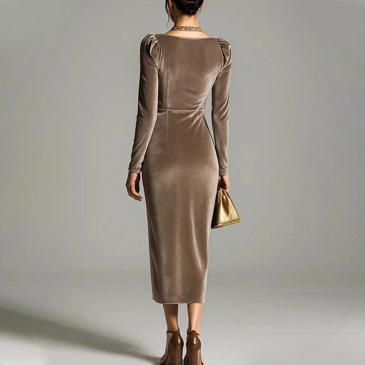 Margarette – Elegantes Velourkleid mit Drapierung